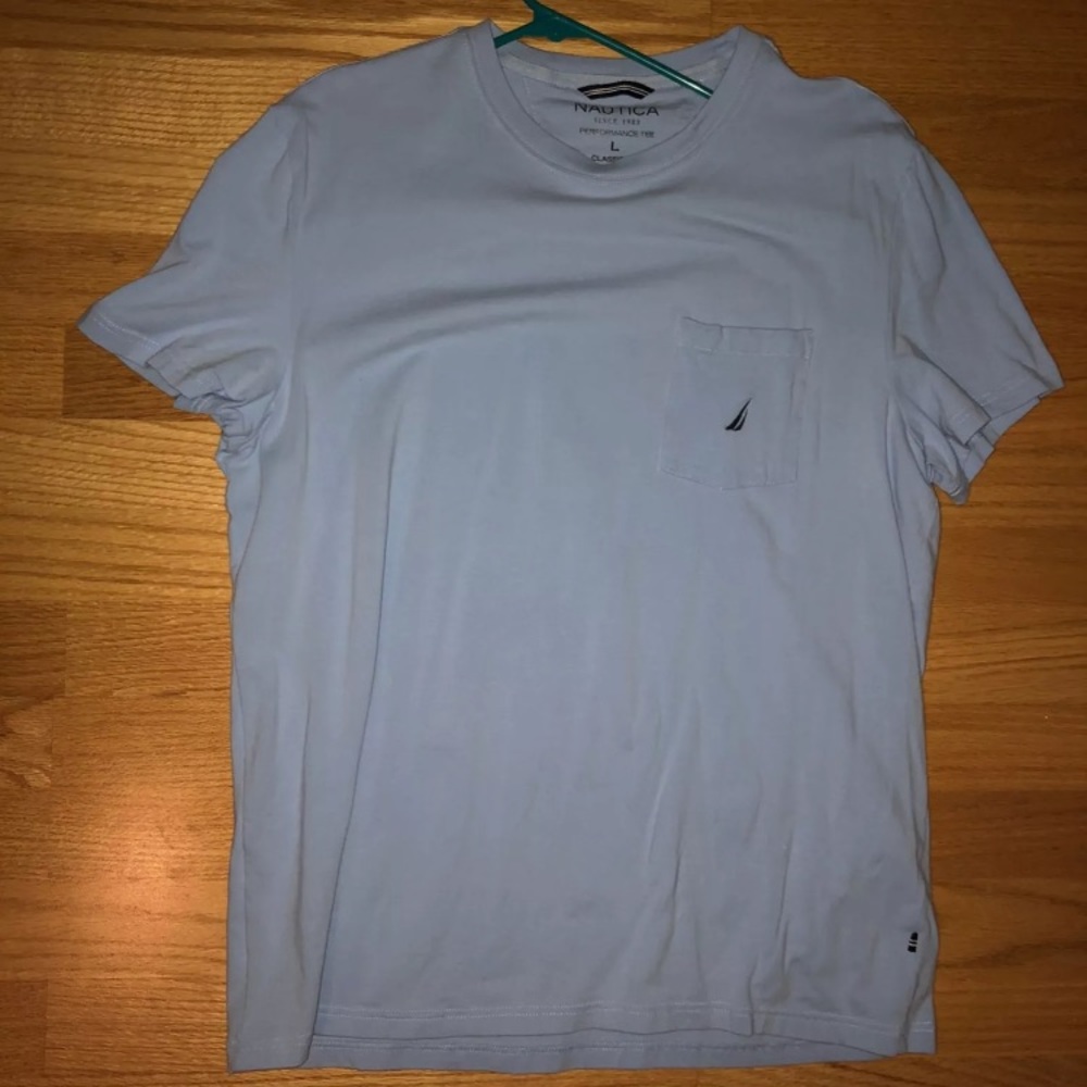 Light blue men’s nautica t-Shirt